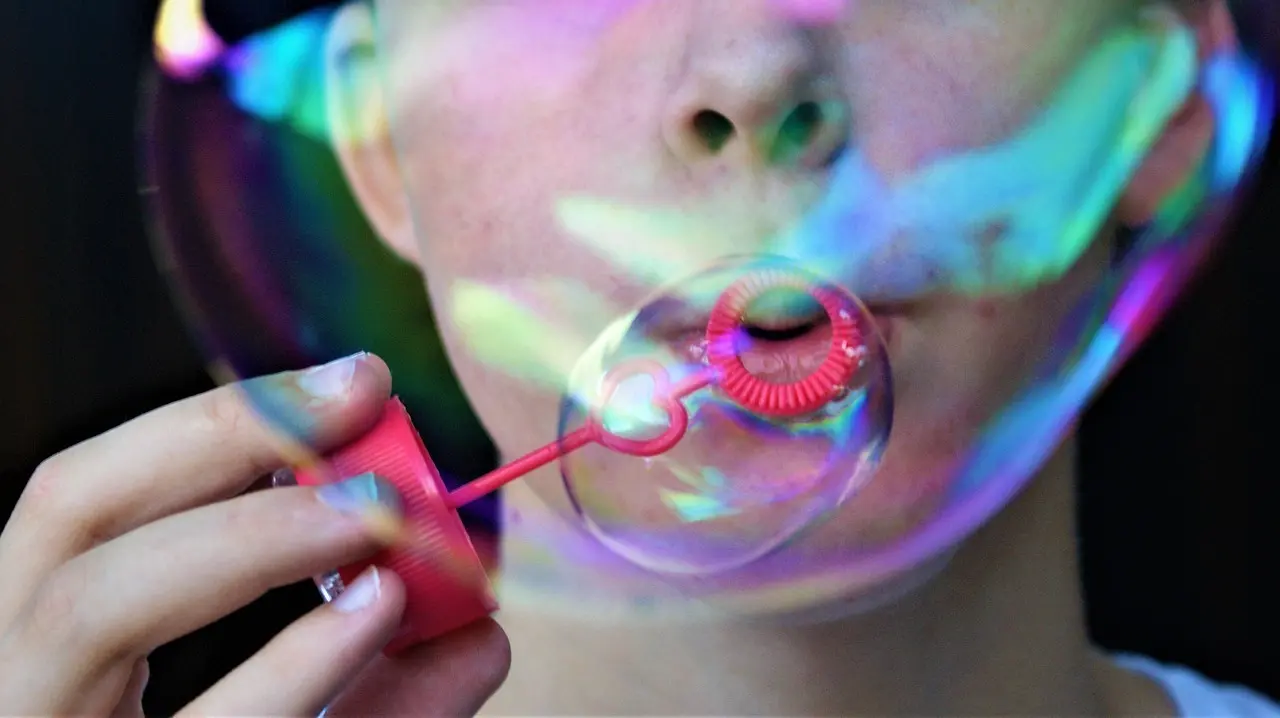 Kan sæbebobler bruges som legetøj til børn?